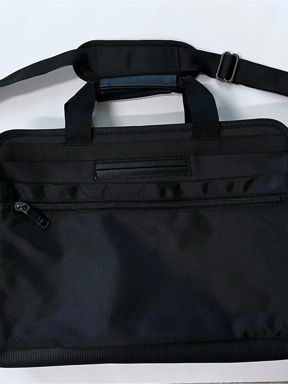 Samsonite Black Laptop Briefcase with Front Zip Pocket
